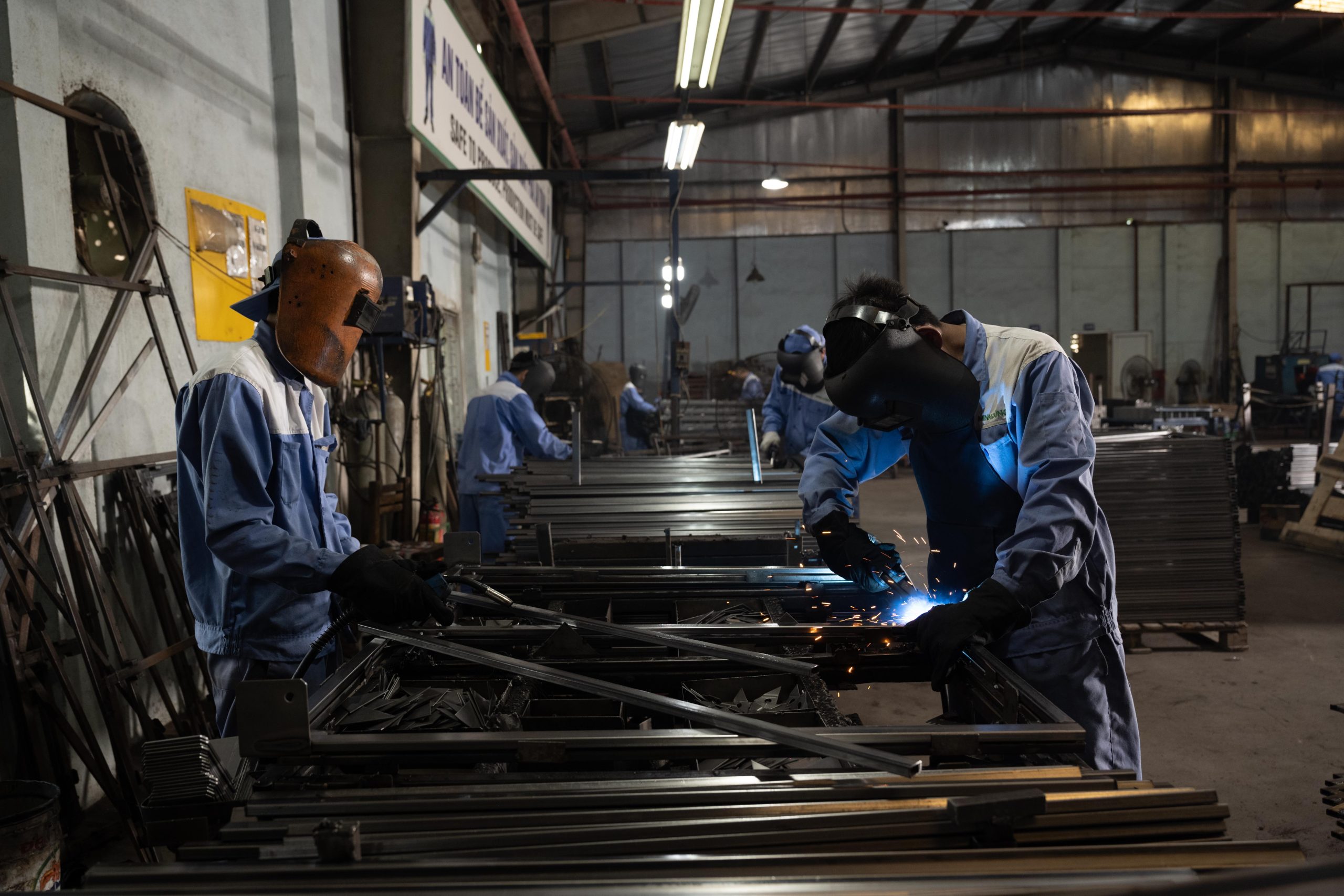 Đội ngũ thợ cơ khí tại Minh Dũng